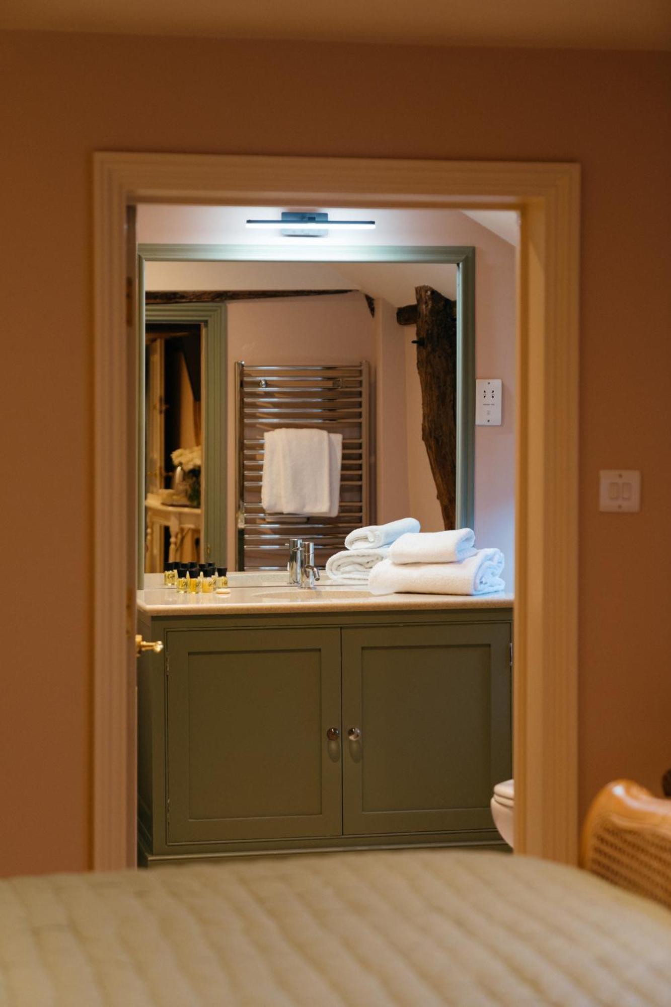 The Crown, Bildeston Hotel ภายนอก รูปภาพ