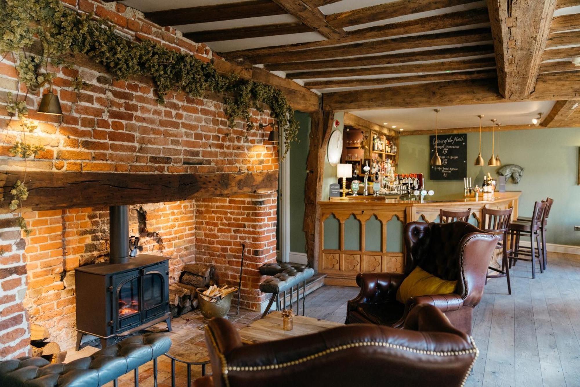 The Crown, Bildeston Hotel ภายนอก รูปภาพ