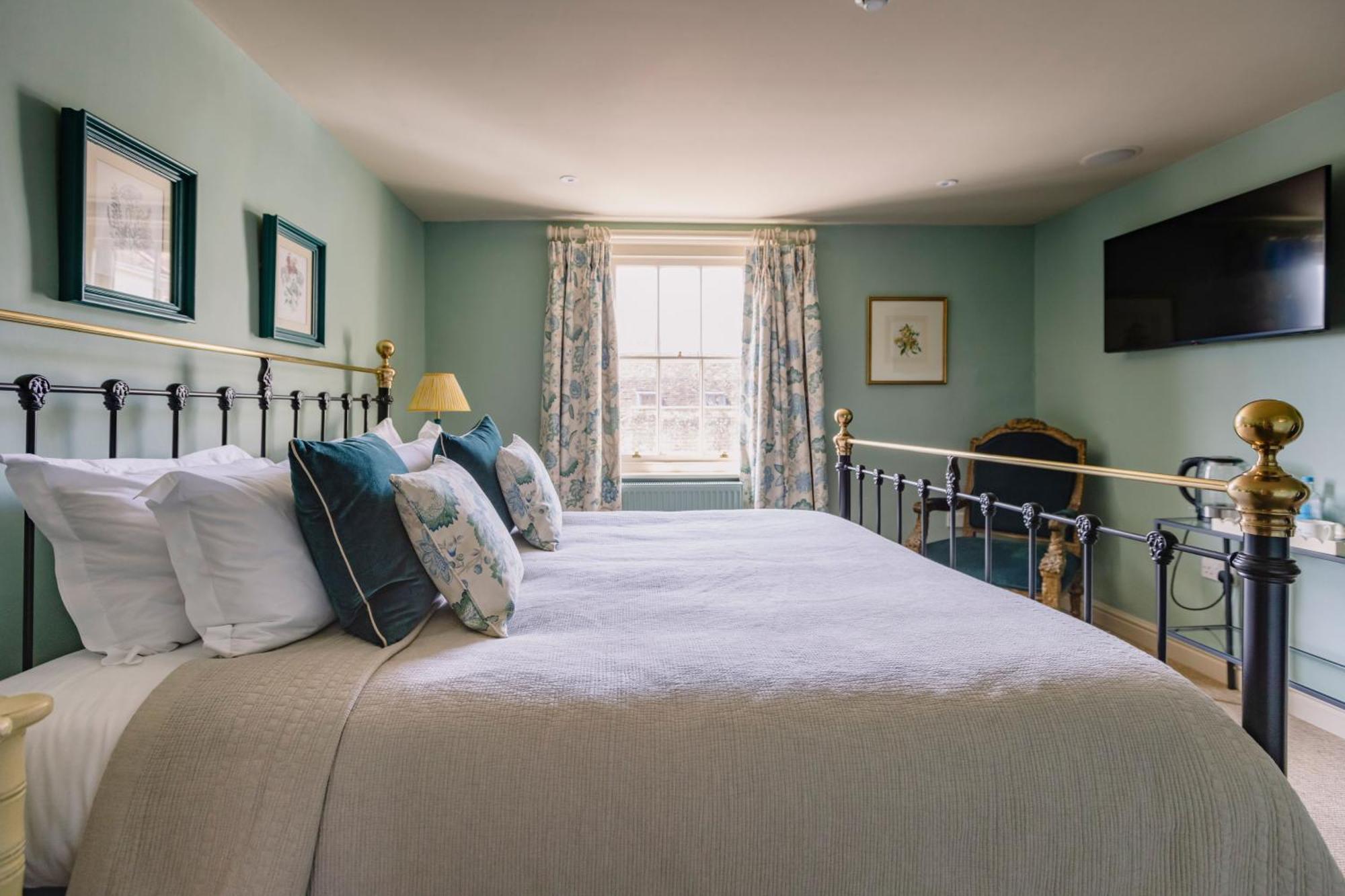 The Crown, Bildeston Hotel ภายนอก รูปภาพ