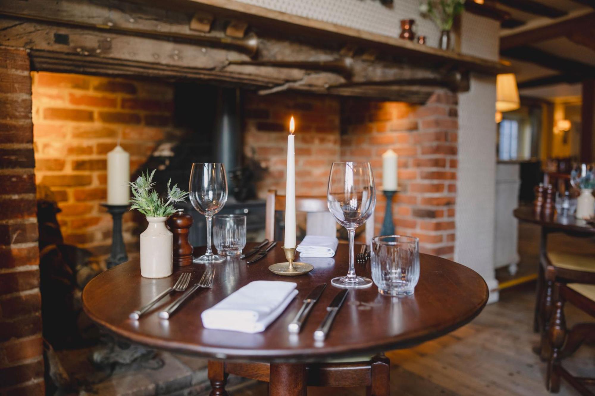 The Crown, Bildeston Hotel ภายนอก รูปภาพ